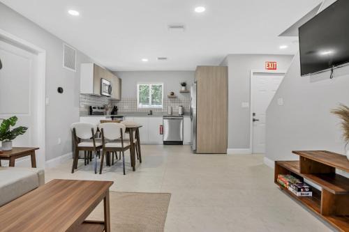 Sistrunk Shades Villa #5 - New Townhome in Downtown Fort Lauderdale