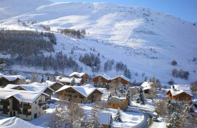 Ski in/ski out apartment in a quiet area