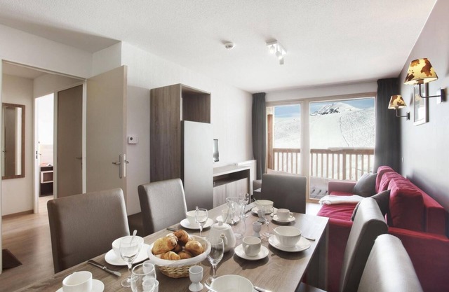 Ski-in/ski-out & foot of the slopes, fitness, terrace, balcony, tv, ski locker, 32m², La Plagne