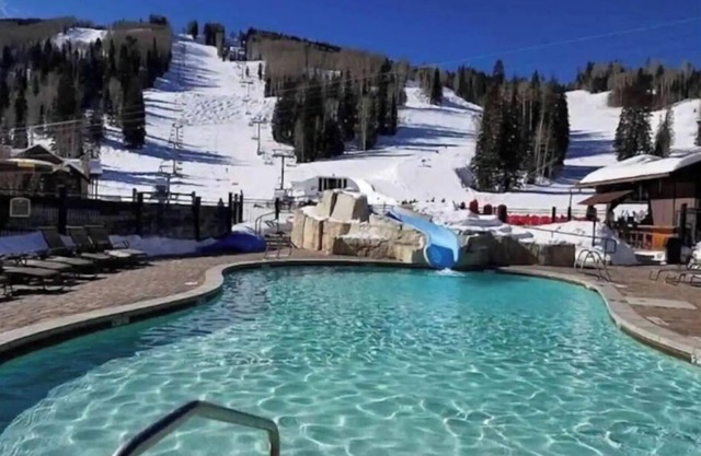 Ski-in/Ski-out Purgatory Resort Eolus Building Condo