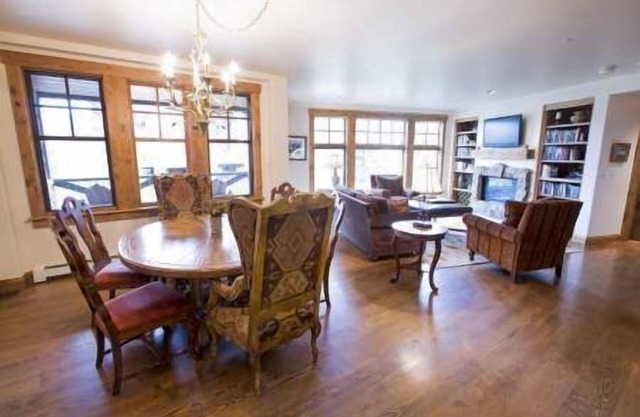 Ski In/Ski Out "WestWall Lodge" Luxury Mountain Accommodation A104