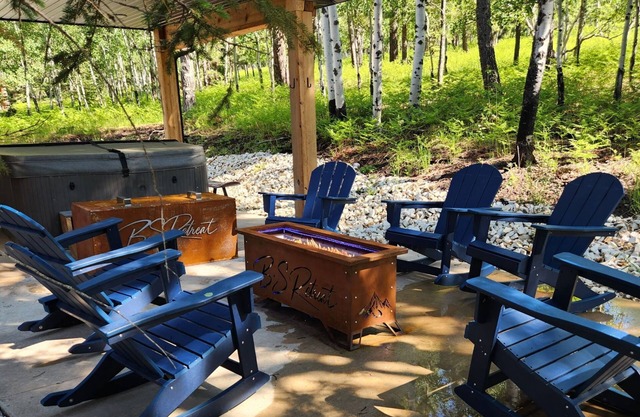 Ski, Snowboard, ATV Destination! Hot tub, trailer parking, EV charger!