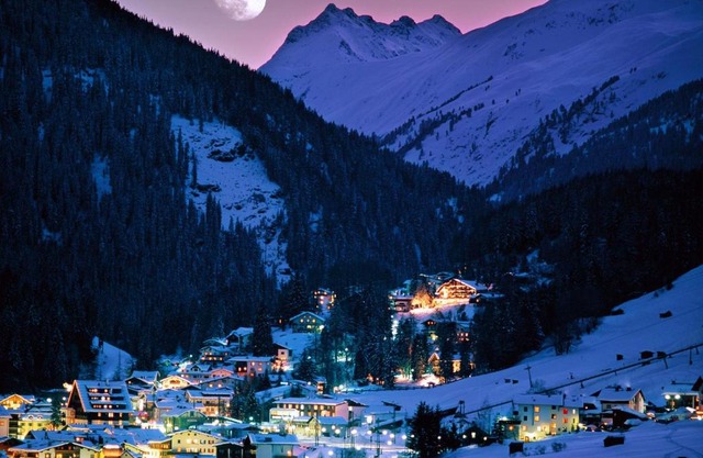 Skiing & Snowboard Apartment Accessible by Public Transport