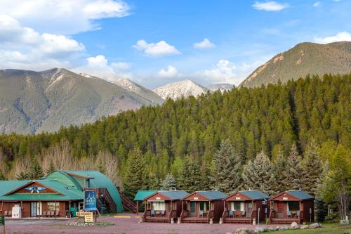 Sky Eco - Glacier General Store and Cabins