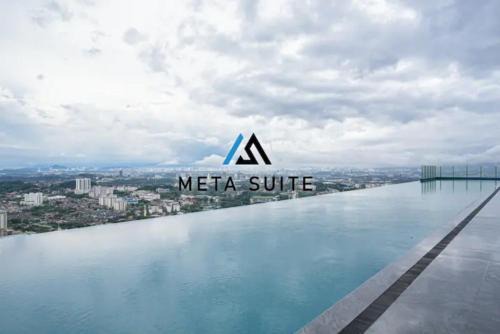 Sky Pool 4 Star grade stay in i-City