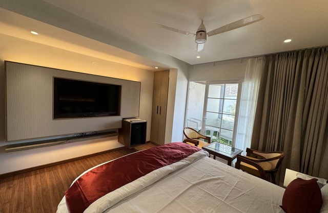 Sky Suites By The Lazy HostnServiced Apartments in the Heart of the City.