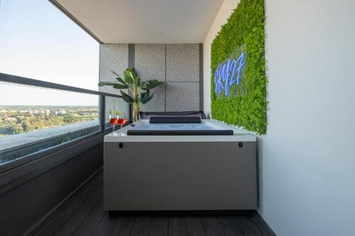 SKY27 Executive Luxury Terrace