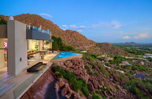 Skyline Sanctuary: Where Mountain Majesty Meets Sculptural Luxury