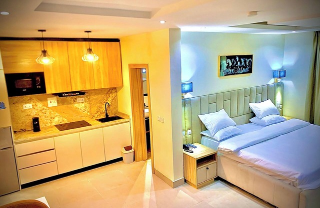 Slavan Suites & Apartments