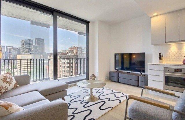 Sleek 1BR @Festivals Plaza with Downtown City view