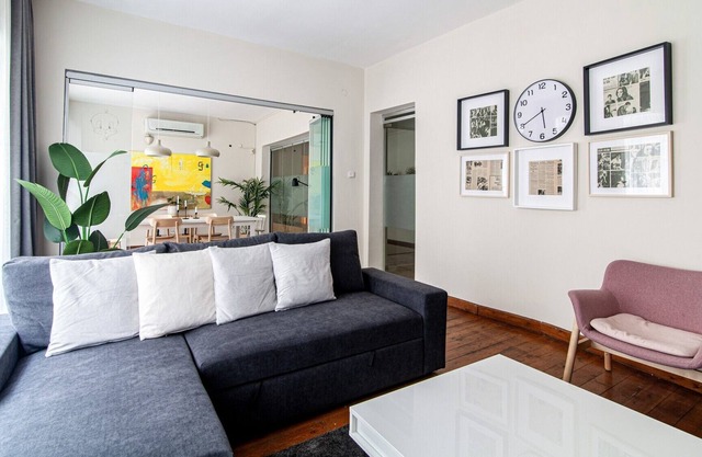 Sleek Flat within Walking Distance to Pera Museum