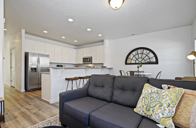 Sleek, Like-New, Sparkling Clean Townhome!
