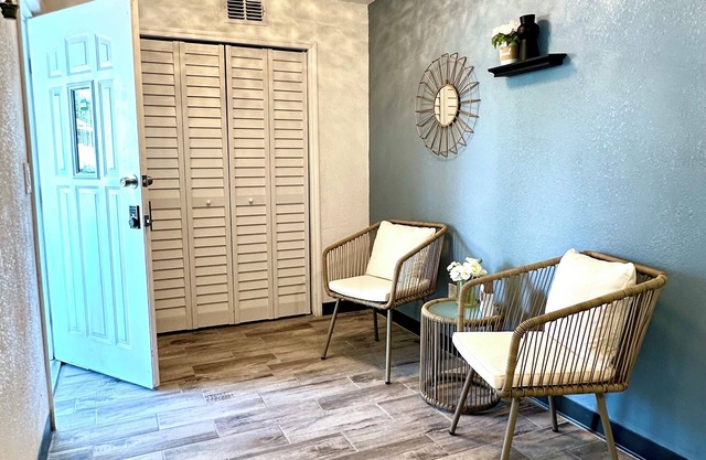 Sleek, Spacious & Central – Your Ideal Getaway