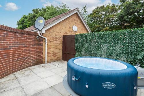 Sleek Stylish House 2 Parking - Hot tub