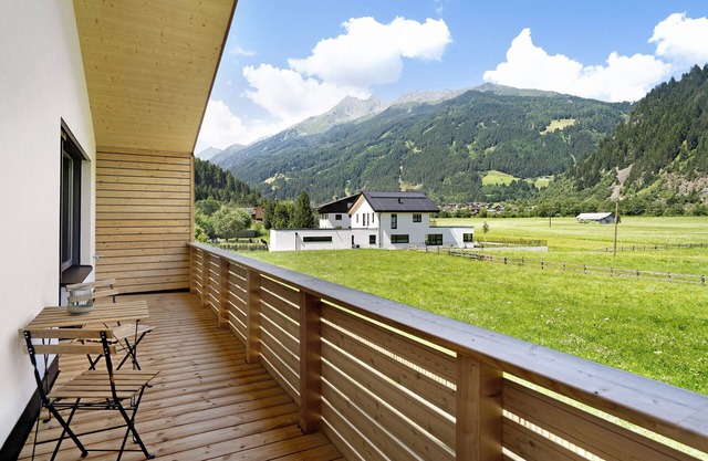 Sleep in Stubaital: Apartment 'Stackler54 - With balcony' with mountain view, balcony and WiFi