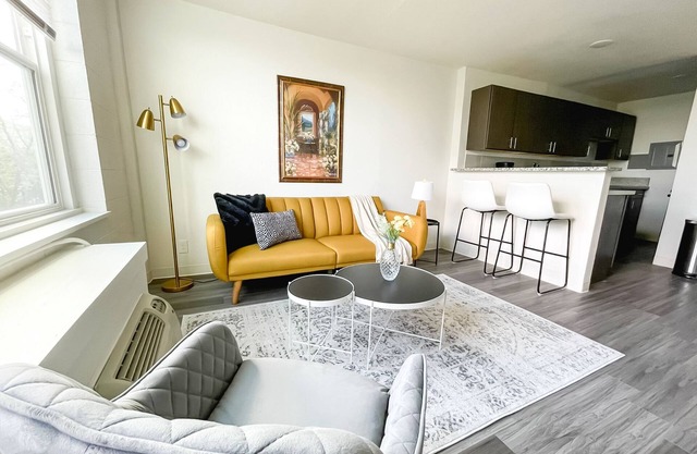 Sleepover: Luxurious 1BD/1BA + Gym - Cincinnati