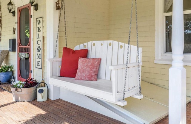 Sleeps 13, Restored Farmhouse at Red Sands Golf Course