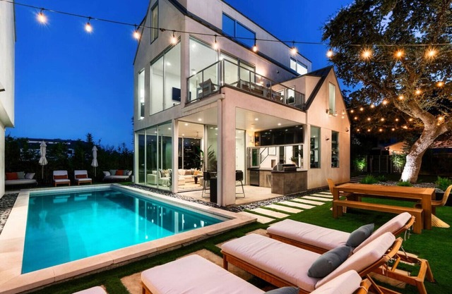 Sleeps 15, Heated Pool, Hot Tub, Golf, Game Room