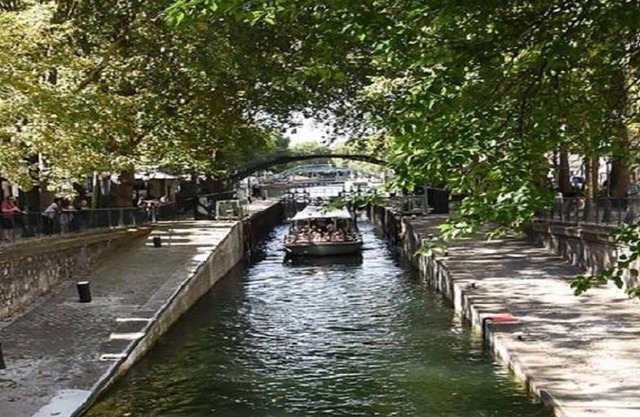 SLEEPS 17!THE PERFECT COURTYARD HOME FOR A FAMILY GATHERING - CANAL SAINT MARTIN