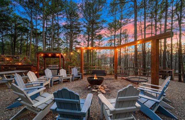 Sleeps 26~Dome~Theater~Arcade-Secluded~Lake~Casino