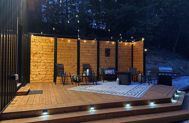 Sleeps 5-6 Near RRG-Hot Tub-Nice Sunrise-Quiet