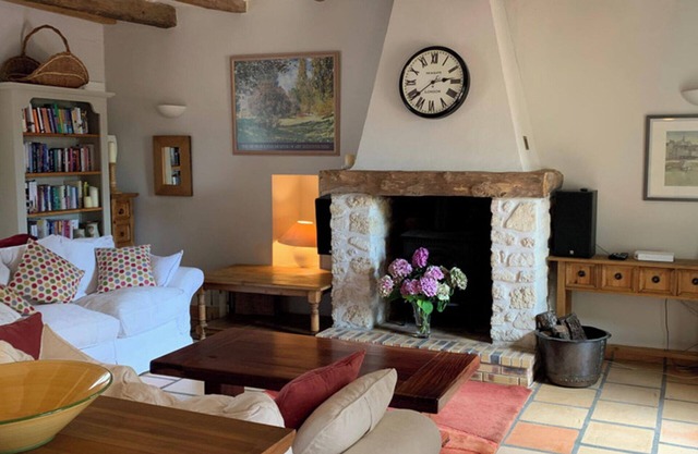 Sleeps 6 Vineyard Escape- PetsOK & Airport Access