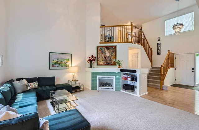 Sleeps 9 - Family Retreat - Scenic Trails - Views