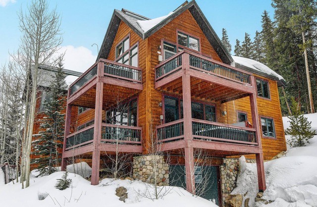 Slopeside Luxury Villa 2 / Hot Tub / Great Views / Best Price - $500 FREE Activities Daily