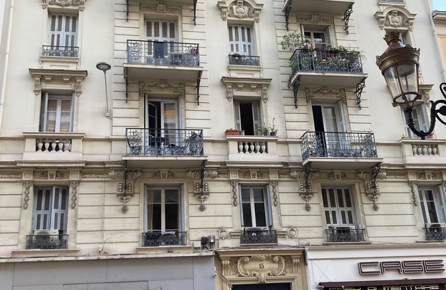Small air-conditioned studio in the heart of Nice and 5 minutes from the beaches