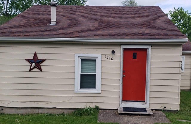 Small cozy home! Close to Wright Patterson AFB and Wright State University!