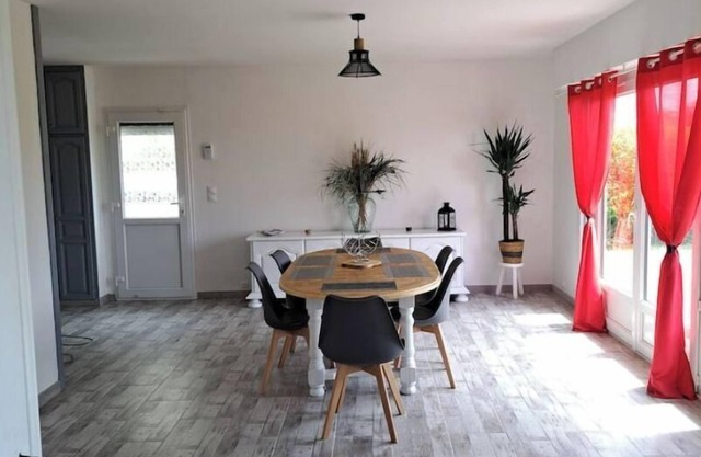 SMALL HOUSE