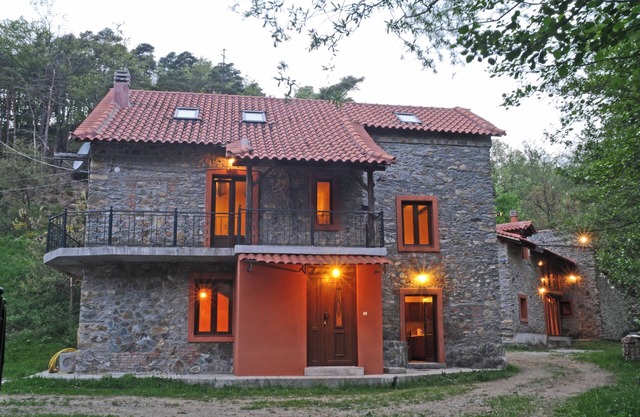 Small village with 3 stones Villas for rent with land 20.000 m2 ,for big family