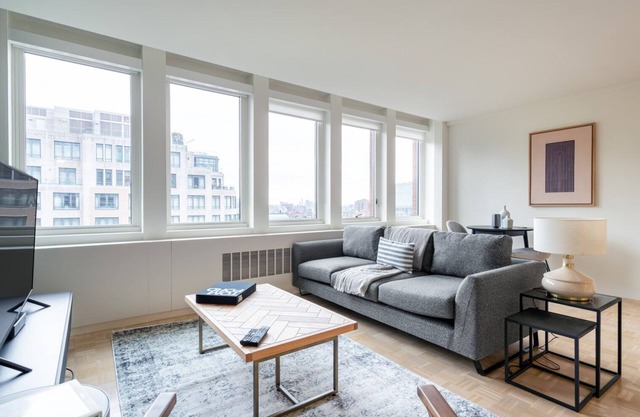 Smart Back Bay 1BR w/Gym, Doorman, nr. Esplanade, by Blueground