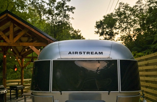 Smky Mtn Getaway:Airstream Glamping Adventure
