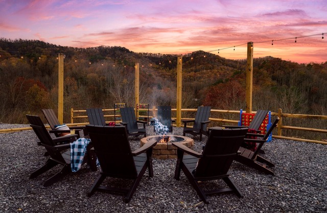 Smoky Mtn -GameRoom,Theater,Firepit,HeatedPool&BBQ