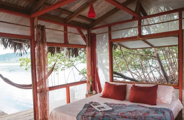 Snoozy Sloth Cabin on bioluminescent bay