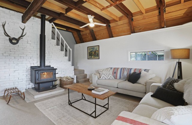 Snow Chalet - Fairlie Holiday Home