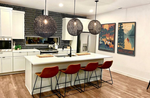 Snowbasin Bungalow - Mountain Luxury & Close to The Ranch & Near SLC/Park City
