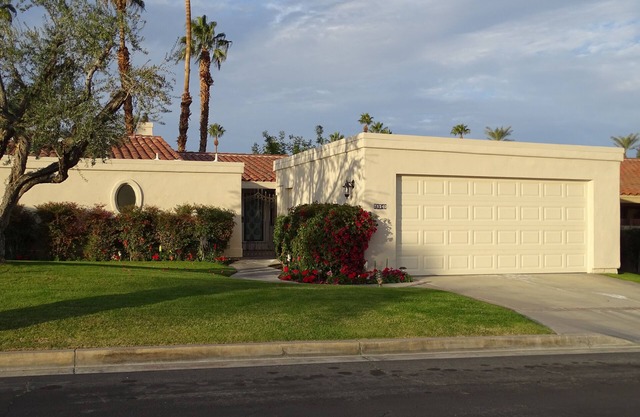 Snowbirds & Tennis Lovers High End Comfort - Fully Remodeled