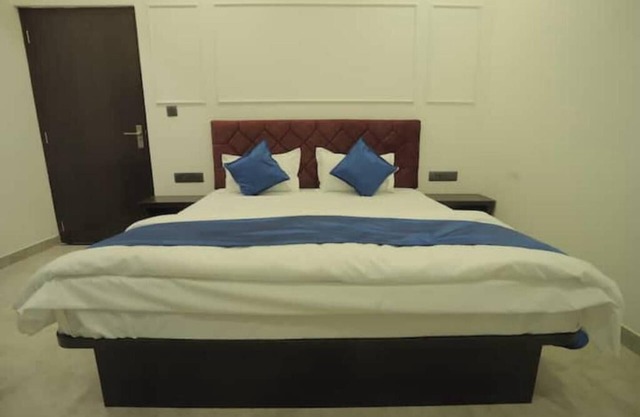 Snowdrop Home Luxury 2BHK Spacious Apt