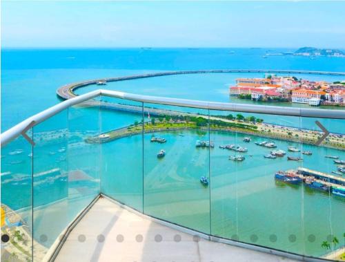 Sofa Bed Stay Rooftop Pool Gym, Avenida Balboa Next to Hilton