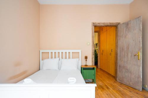 Sofia City Center 1BD Flat with Workspace by Flat Mаnager