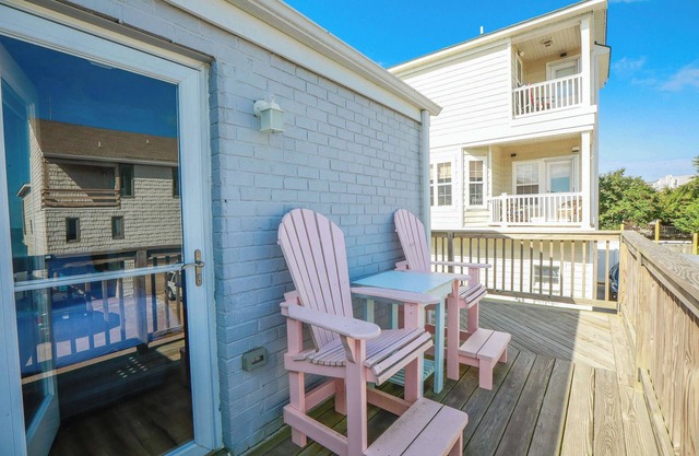 Sojourn's Sea Views with Balcony Sleeps 6