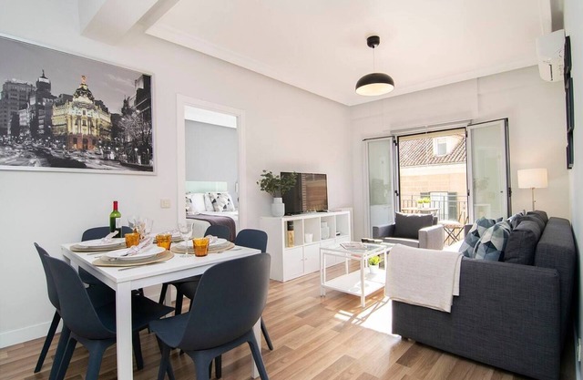 Soleado Apartamento a los pies de Palacio Real