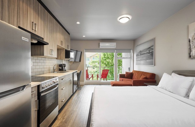 SoLo Suites