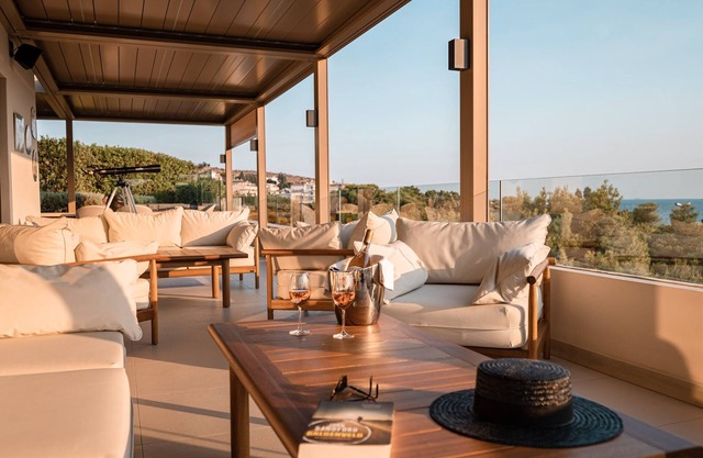 Somewhere Boutique Hotel Vouliagmeni