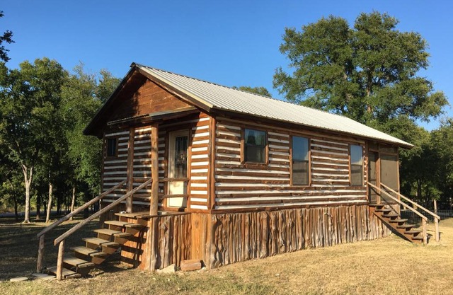 Son's Blue River Camp LogCabin1 - Beautifully done cabin on the San Marcos River!