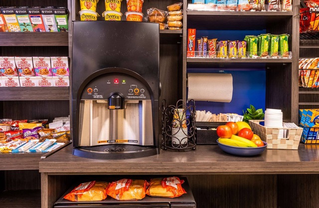 Sonesta Simply Suites Chicago Libertyville