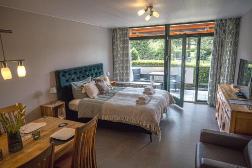 Sonnenstube - Westbalkon, Ruhige Lage, Sauna, Pool, Seenähe, Dachterrasse