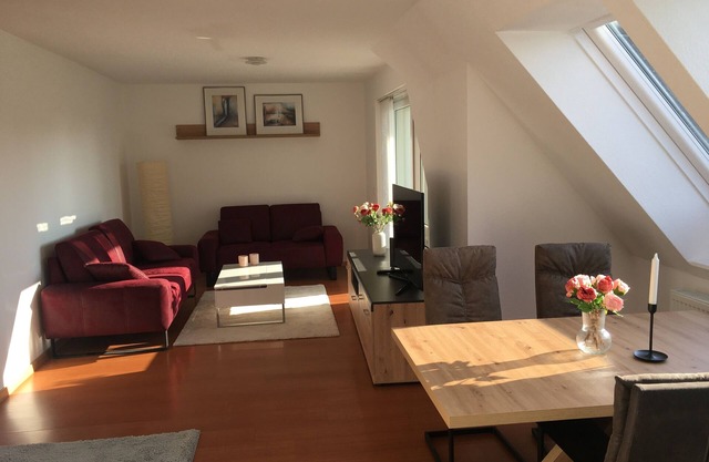Sonnige Wohnung mit Balkon